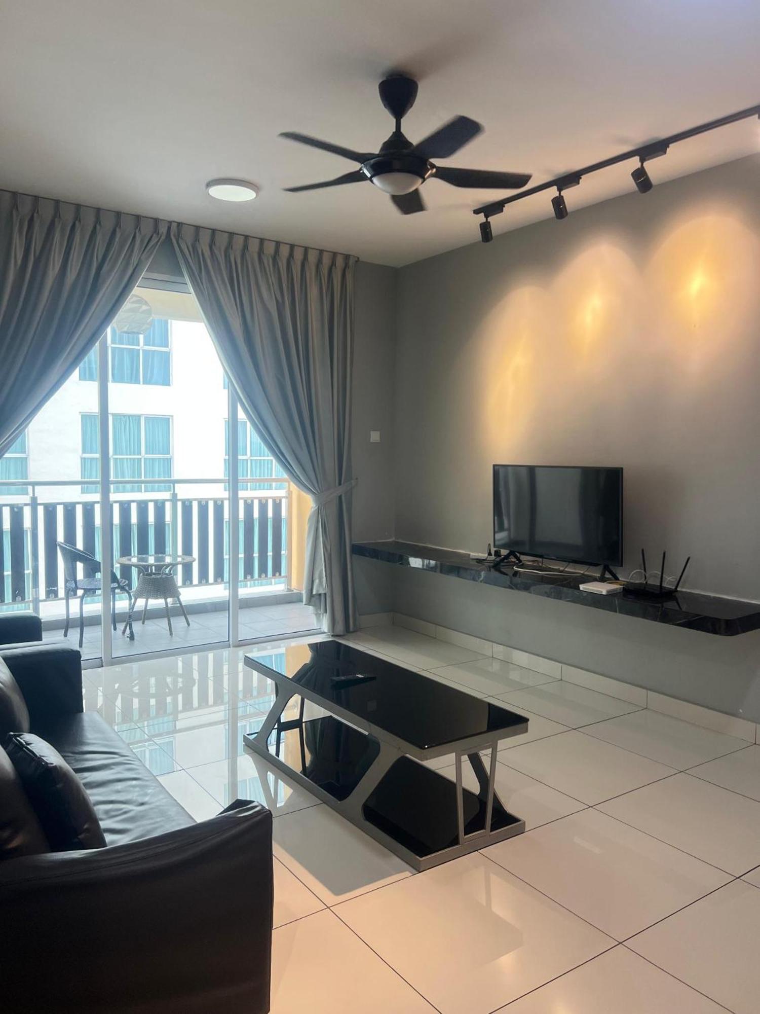 Residences At Daya By Sr Home Johor Bahru Eksteriør billede